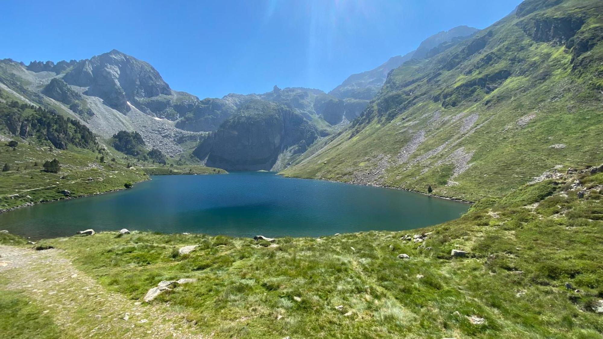 Le Navarre, charmant T2 familial équipé, en rez-de-chaussée, très bien situé en centre ville de Cauterets Extérieur photo